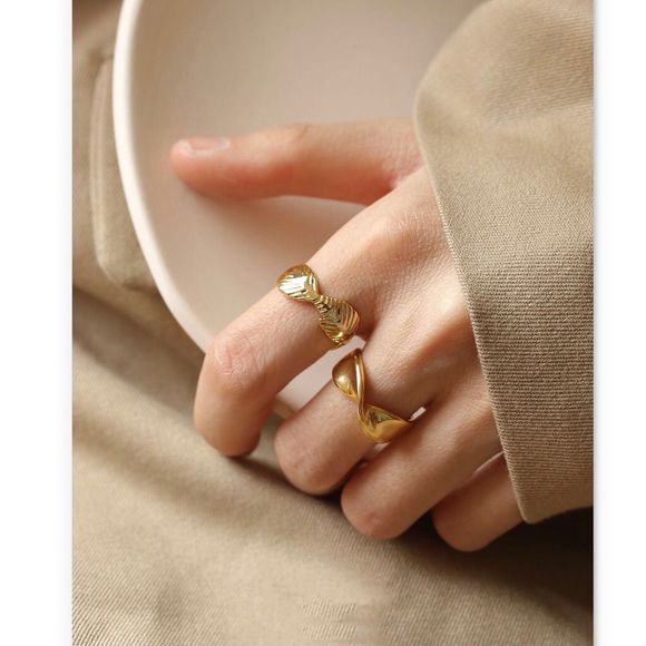 18K Thick Gold Plated Leaf Vine Feather Motif Ring - Picture 1 of 7